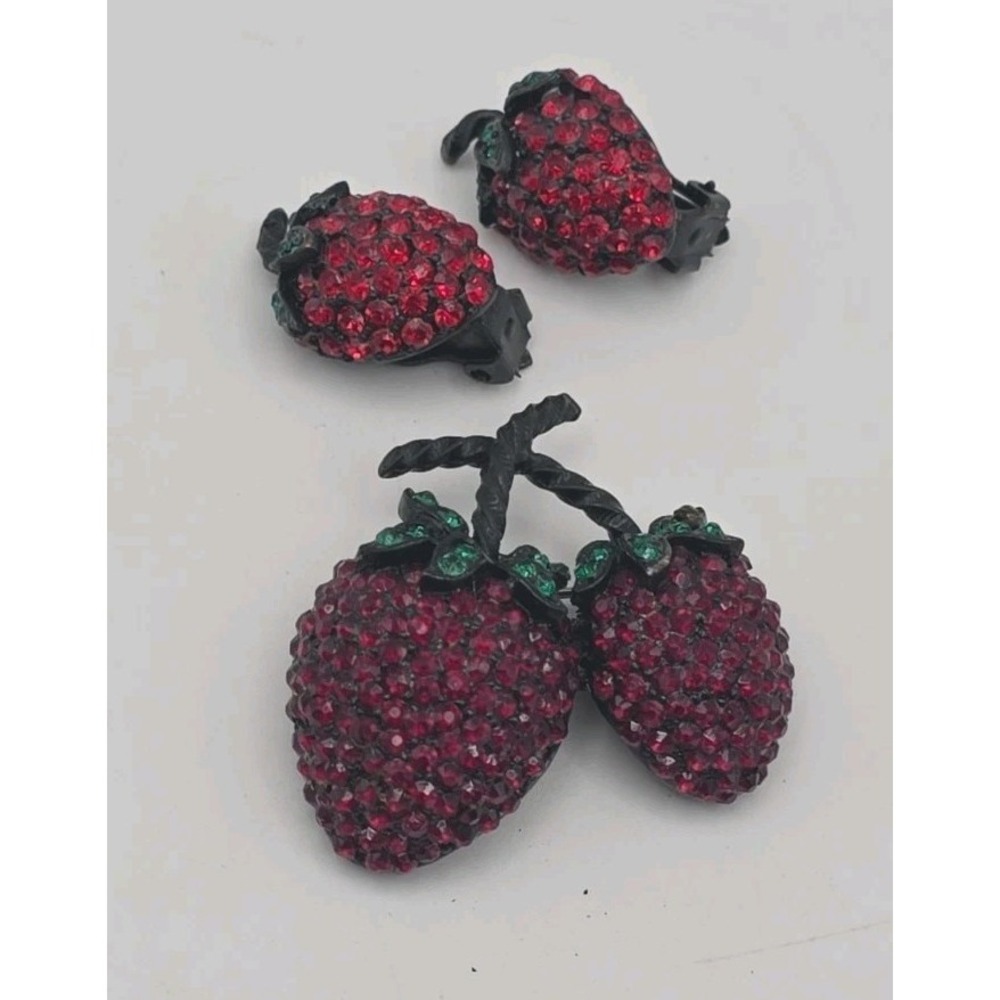 Vintage Weiss Strawberry Brooch Earring Set Red Pave Crystal Rhinestone Retro